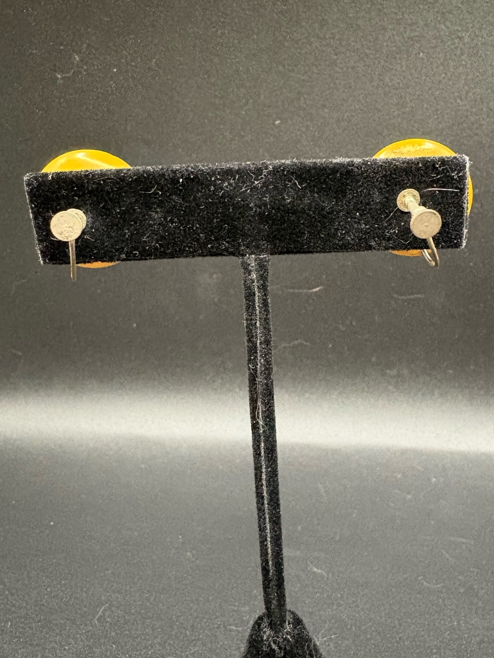 Vtg Screw Back Earrings - Picture 3 of 4